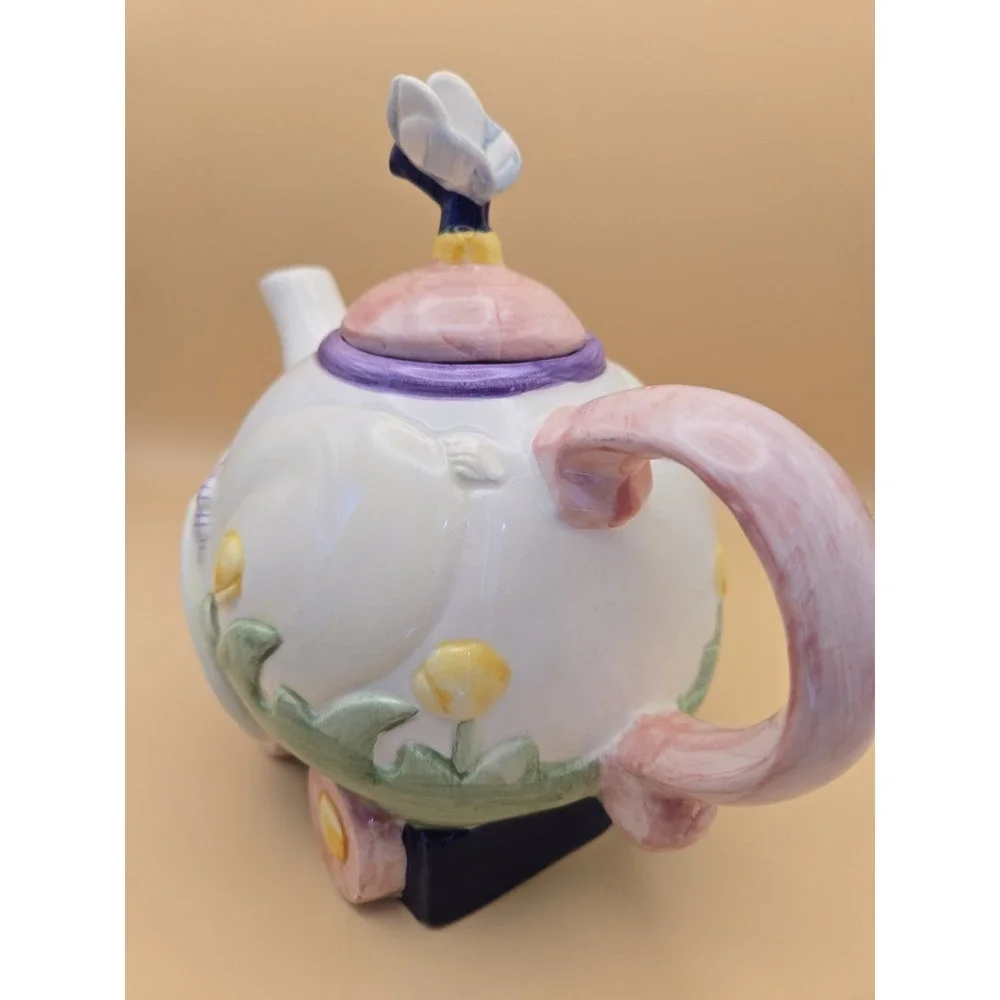 Tea Pot Floral Vintage  Made‎ In Japan With Lid And Wrapped Handle.